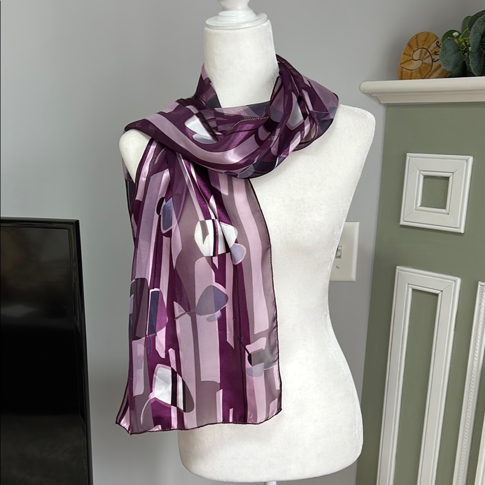 Elegant Purple Patterned Scarf